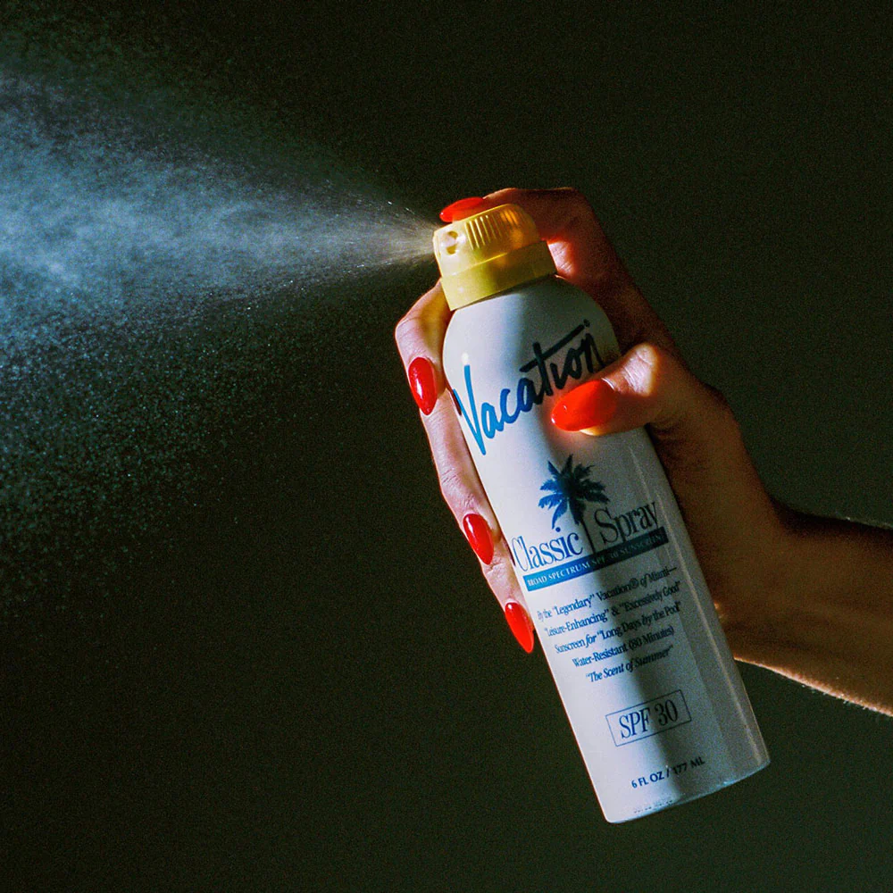 Classic SPF 30 Spray - Image 2