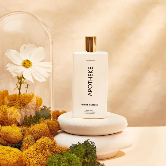 White Vetiver Room Spray - Image 2